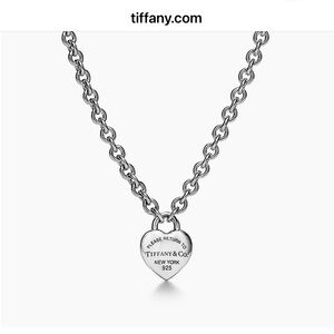Return to Tiffany’s Necklace - Full heart toggle pendant.